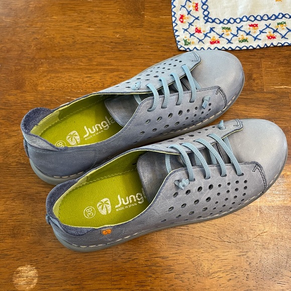 Light Blue Leather Shoes - Picture 6 of 9